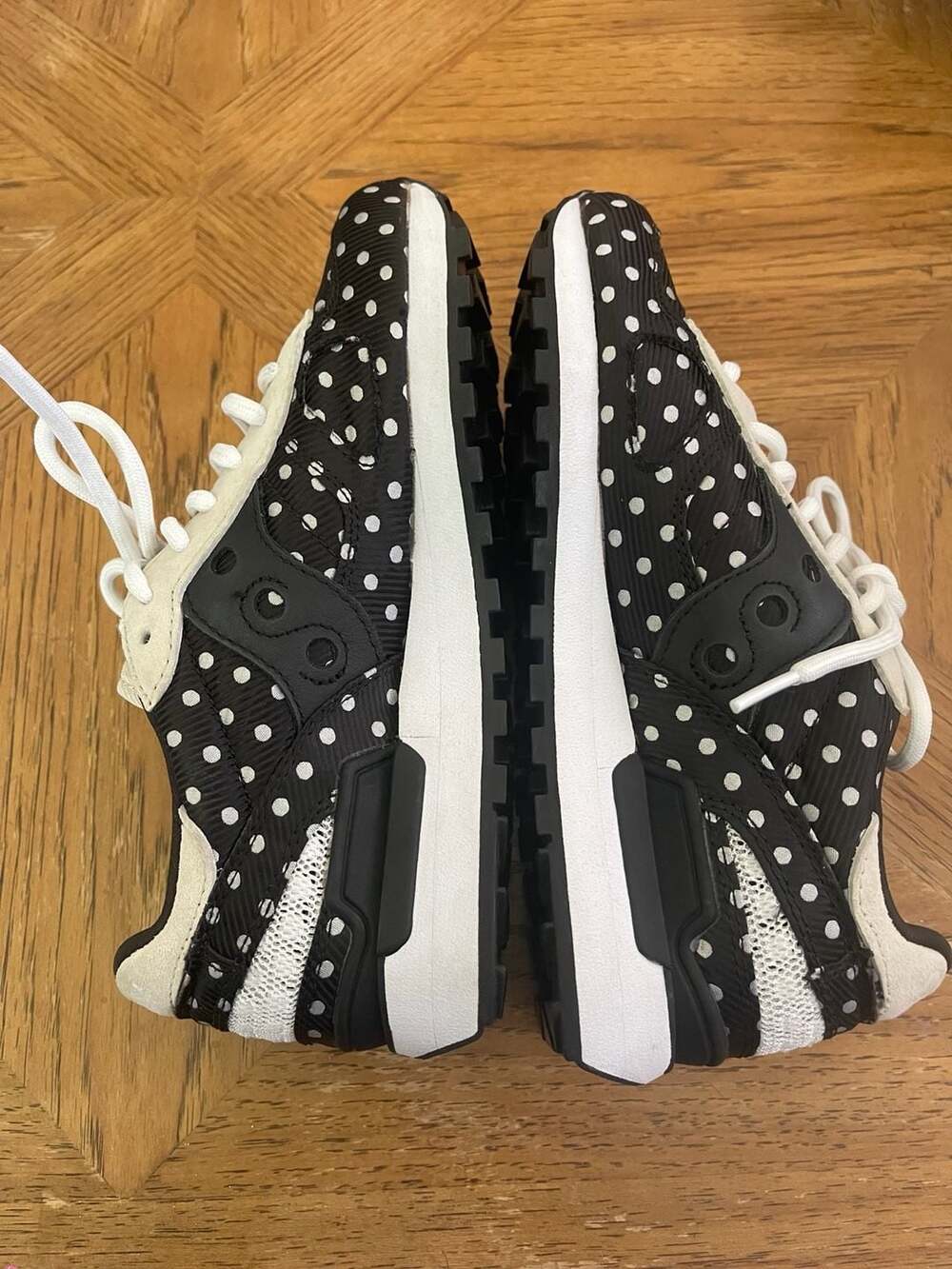 Saucony Shadow Polka Dot Retro Runner Sneakers Women 6.5 Y2K Black White - Picture 7 of 9